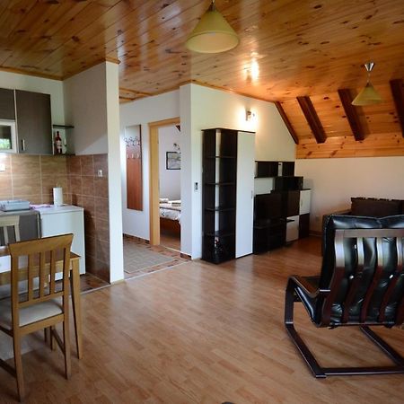 Apartmani Ogi I Ana Баина-Башта Экстерьер фото
